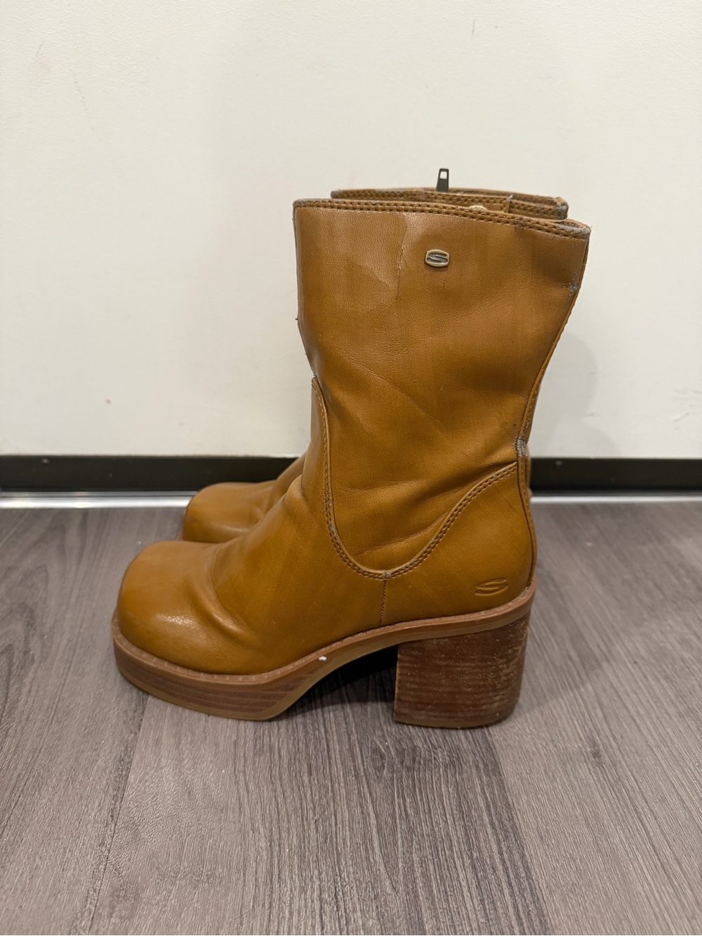 Somethin sketchers y2k boots chunky 2000s women’s size 5 block heel 90s